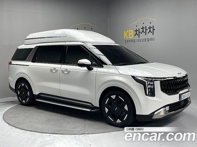 Kia Carnival HEV 9-Seater Hi-Limousine Signature — пробег 48 631 км — фото 1 из 5