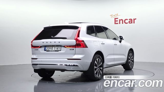 Volvo XC60 B5 Ultimate Bright — пробег 48 944 км — фото 2 из 5