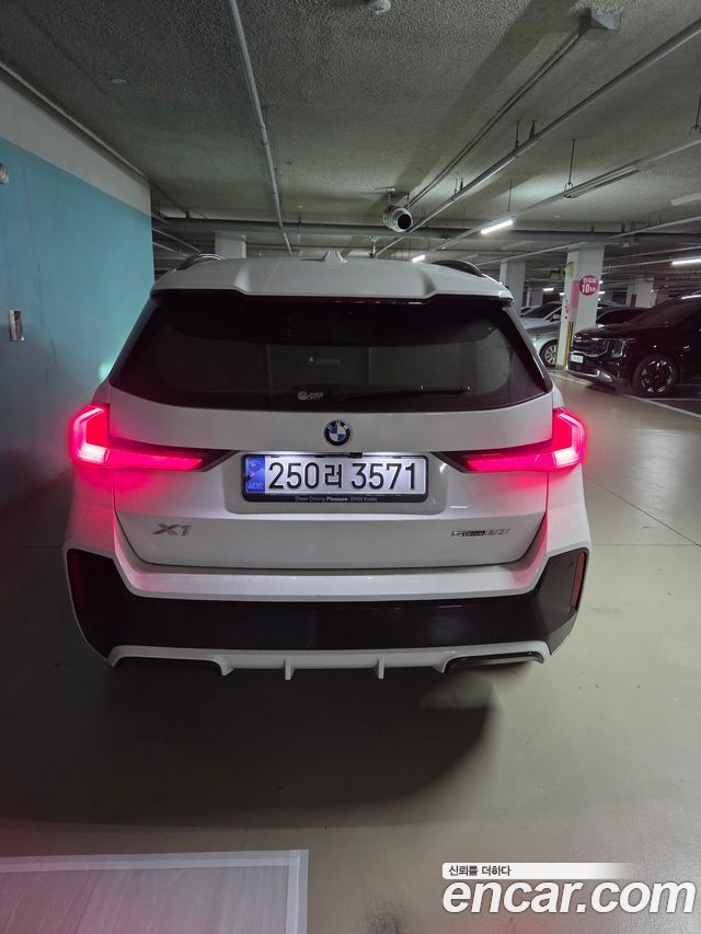 BMW X1 sDrive 20i M Sport — пробег 9 870 км — фото 2 из 5