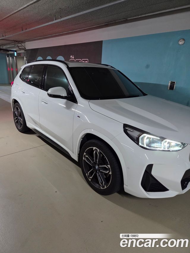 BMW X1 sDrive 20i M Sport — пробег 9 870 км — фото 3 из 5