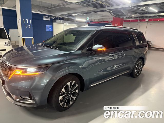 Kia Carnival Gasoline 7-Seater Signature — пробег 43 000 км — фото 2 из 5