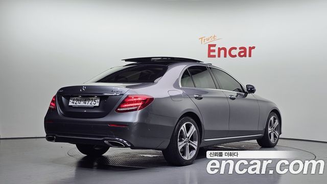 Mercedes-Benz E-Class E300 4MATIC Avnatgarde — пробег 144 568 км — фото 2 из 5
