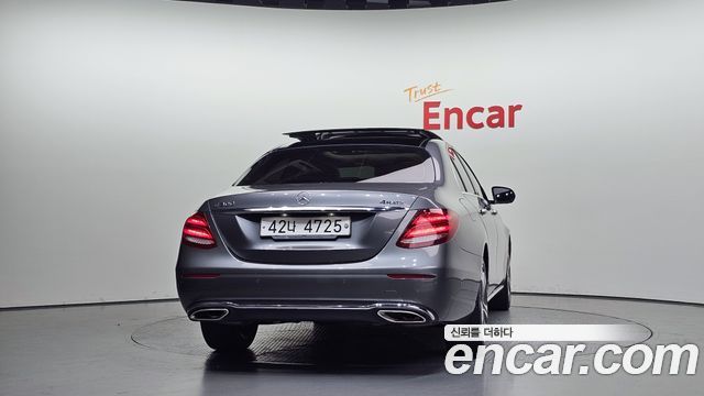 Mercedes-Benz E-Class E300 4MATIC Avnatgarde — пробег 144 568 км — фото 4 из 5