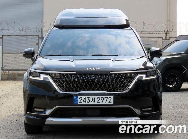 Kia Carnival Gasoline 9-Seater Hi-Limousine Signature — пробег 30 362 км — фото 1 из 2