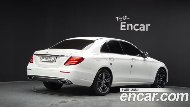 Mercedes-Benz E-Class E220d Avantgarde — пробег 66 836 км — фото 2 из 5