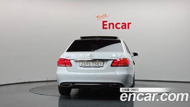 Mercedes-Benz E-Class E250 BlueTec 4MATIC AV — пробег 210 437 км — фото 4 из 5