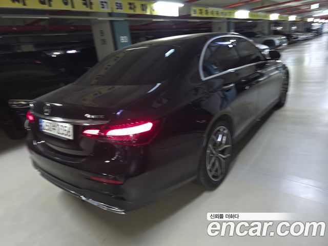 Mercedes-Benz E-Class E220d 4MATIC AMG Line — пробег 69 782 км — фото 4 из 5