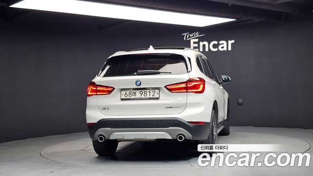BMW X1 xDrive 20d xLine — пробег 124 927 км — фото 4 из 5