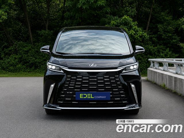 Lexus LM 500h Royal — пробег 20 500 км — фото 3 из 5