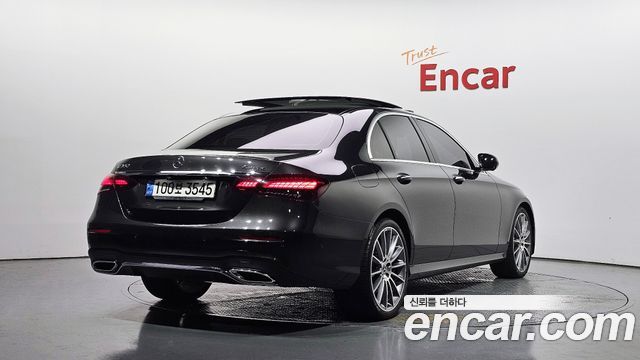 Mercedes-Benz E-Class E350 4MATIC AMG Line — пробег 52 760 км — фото 2 из 5