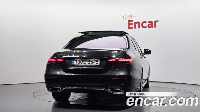 Mercedes-Benz E-Class E350 4MATIC AMG Line — пробег 52 760 км — фото 4 из 5