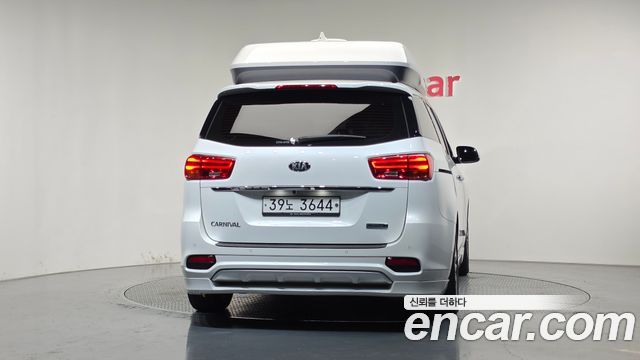 Kia Carnival 9-Seater Hi-Limousine Prestige — пробег 89 927 км — фото 4 из 5