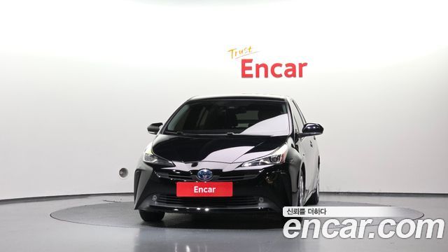 Toyota Prius 1.8 — пробег 66 820 км — фото 3 из 5