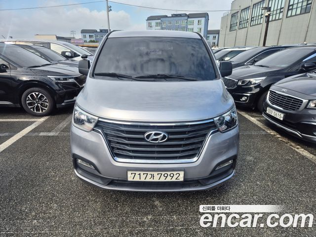 Hyundai Starex Wagon 12-Seater Smart — пробег 60 275 км — фото 1 из 5