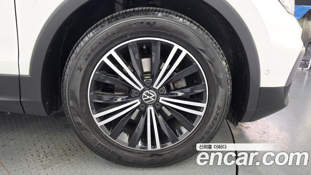 Volkswagen Tiguan 2.0 TDI Premium — пробег 87 057 км — фото 5 из 5