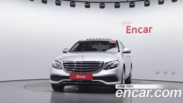 Mercedes-Benz E-Class E220d 4MATIC Exclusive — пробег 82 498 км — фото 3 из 5
