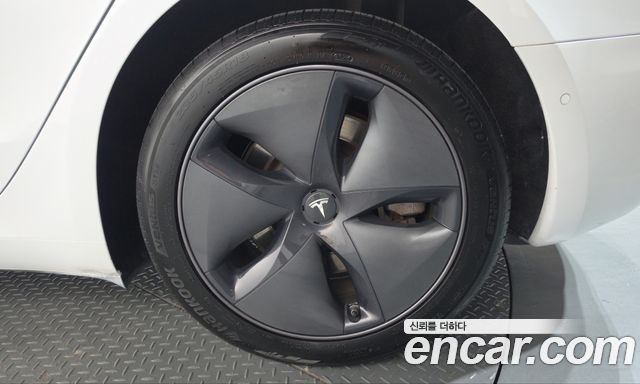 Tesla Model 3 Standard Range Plue RWD — пробег 93 685 км — фото 5 из 5