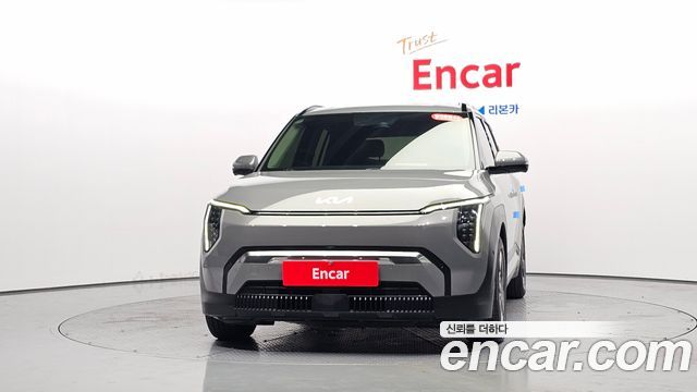 Kia EV3 Long Range 2WD Earth — пробег 32 033 км — фото 3 из 5