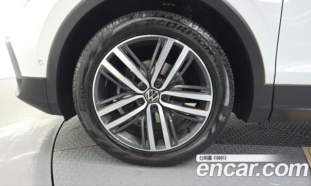 Volkswagen Tiguan 2.0 TDI Prestige — пробег 61 734 км — фото 5 из 5