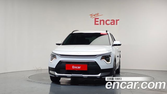 Kia Niro Prestige — пробег 27 786 км — фото 3 из 5
