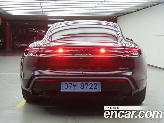 Porsche Taycan из Кореи Encar