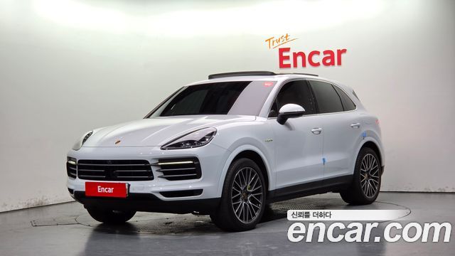 Porsche Cayenne 3.0 E-Hybrid — пробег 93 116 км — фото 1 из 5