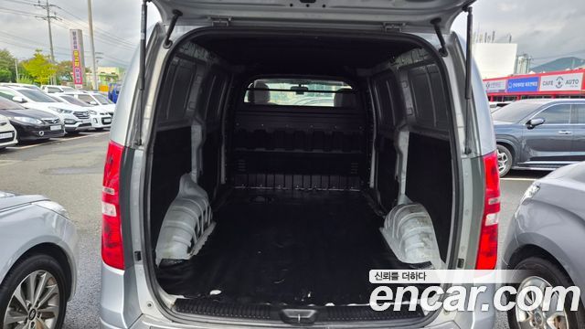 Hyundai Starex 3-Seater VAN Smart Special — пробег 186 600 км — фото 3 из 5