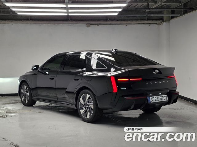 Hyundai AVANTE 2.0 Inspiration — пробег 39 км — фото 2 из 5