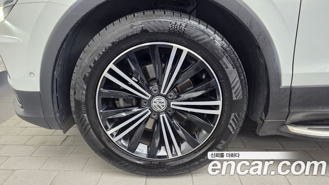 Volkswagen Tiguan 2.0 TDI Prestige — пробег 49 805 км — фото 5 из 5