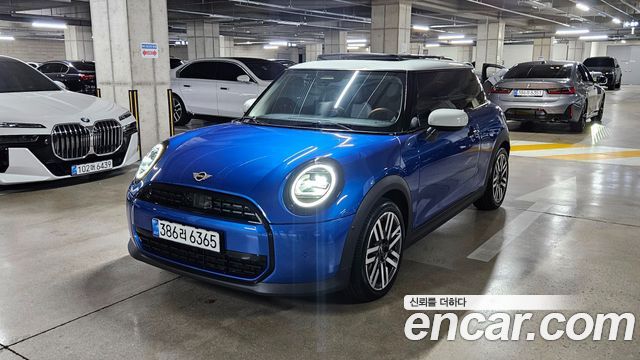 Mini Cooper Classic — пробег 5 700 км — фото 1 из 5