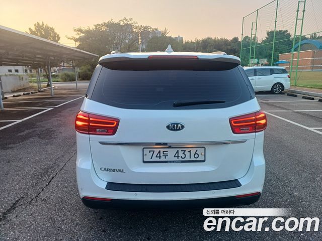Kia Carnival из Кореи Encar