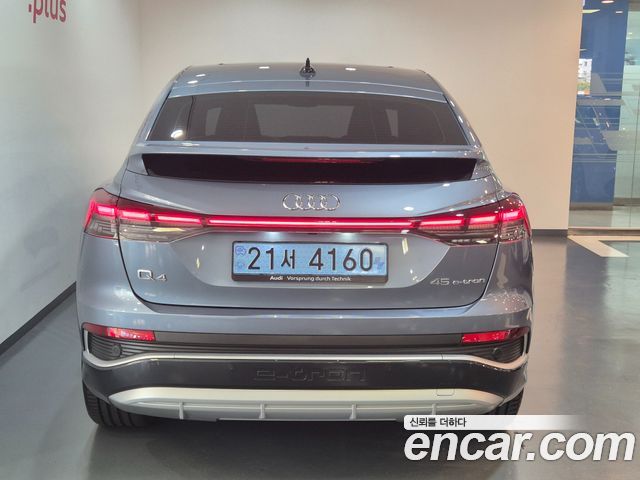 Audi Q4 e-tron 45 Premium Sportback — пробег 970 км — фото 4 из 5