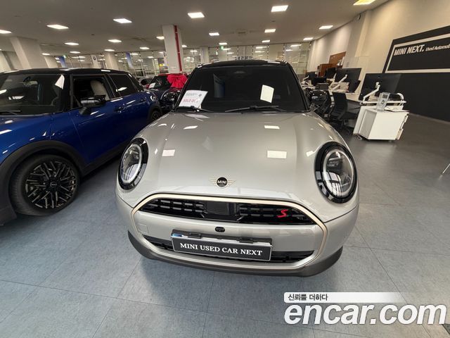 Mini Cooper 5 Door Favoured — пробег 5 263 км — фото 3 из 5