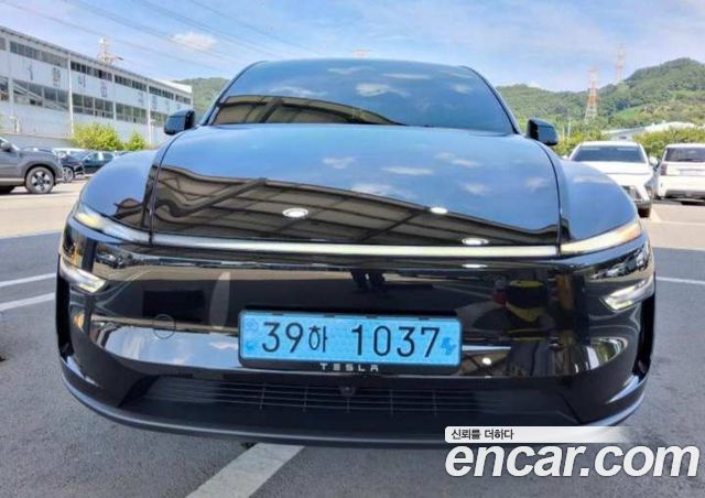 Tesla Model Y L Long Range AWD — пробег 1 км — фото 1 из 5