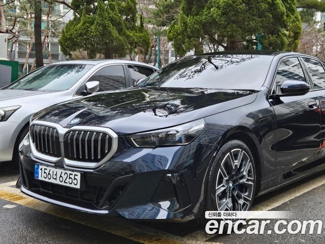 BMW 5-Series 530e xDrive M Sport — пробег 13 470 км — фото 2 из 5