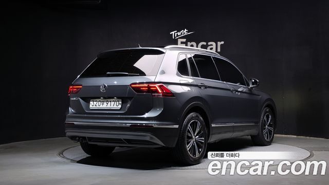 Volkswagen Tiguan 2.0 TDI Prestige — пробег 123 921 км — фото 2 из 5