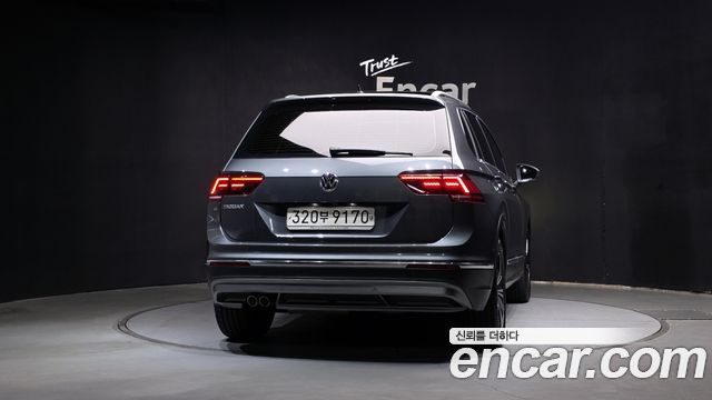 Volkswagen Tiguan 2.0 TDI Prestige — пробег 123 921 км — фото 4 из 5