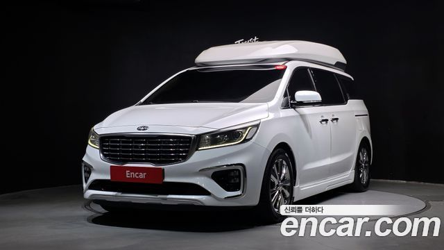 Kia Carnival 7-Seater Hi-Limousine VIP — пробег 133 063 км — фото 1 из 5