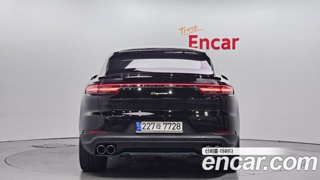 Porsche Cayenne 3.0 E-Hybrid Coupe — пробег 22 270 км — фото 4 из 5