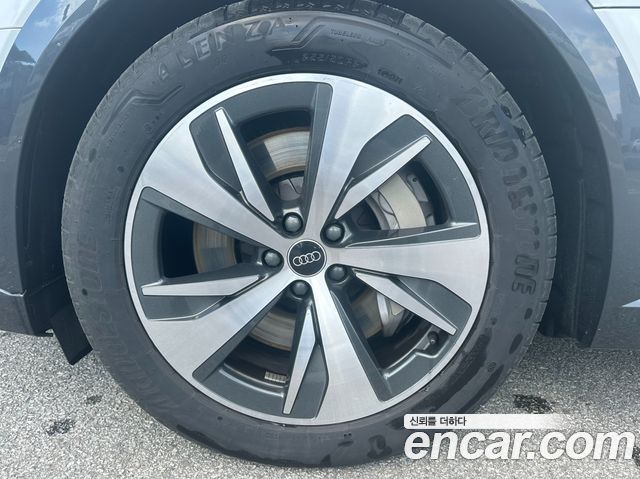 Audi Q8 e-tron из Кореи Encar
