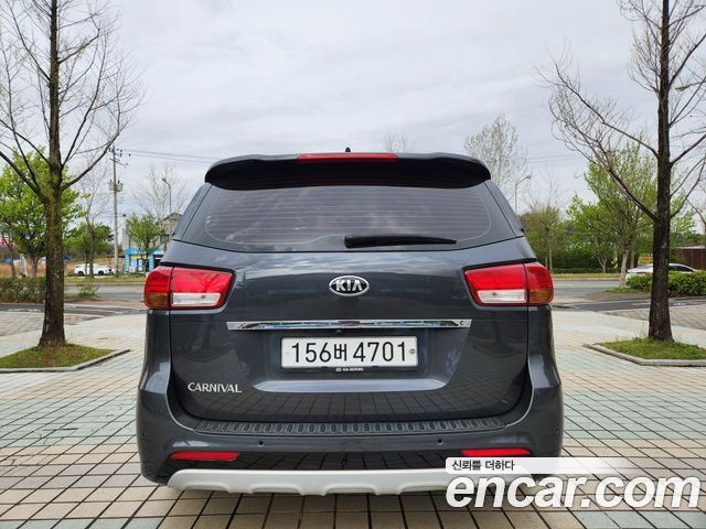 Kia Carnival 7-seater Limousine VIP — пробег 139 311 км — фото 4 из 5