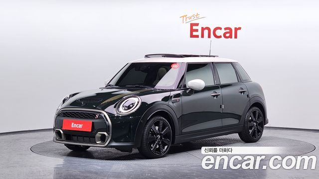 Mini Cooper 5Door Resolute Edition 3rd Gen — пробег 24 891 км — фото 1 из 5