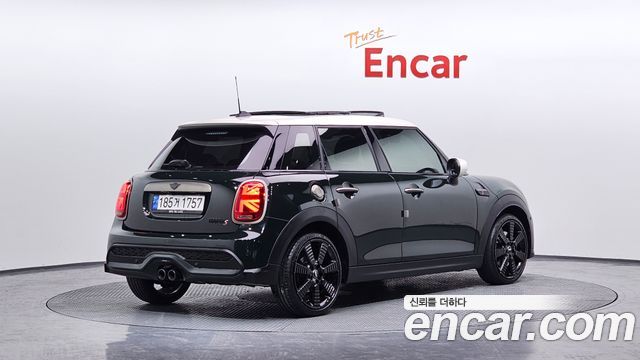 Mini Cooper 5Door Resolute Edition 3rd Gen — пробег 24 891 км — фото 2 из 5