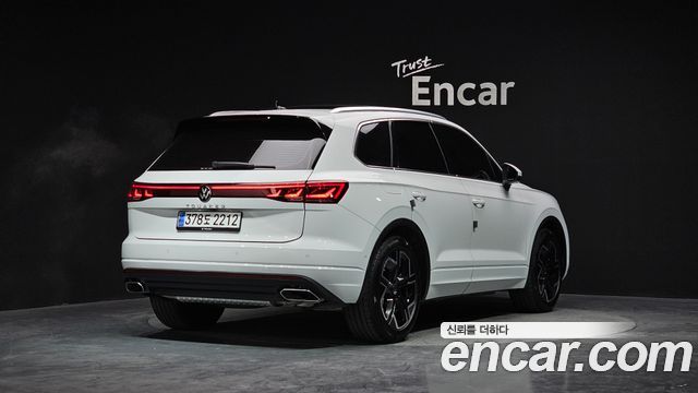 Volkswagen Touareg 3.0 TDI Prestige — пробег 14 006 км — фото 2 из 5