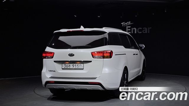 Kia Carnival из Кореи Encar