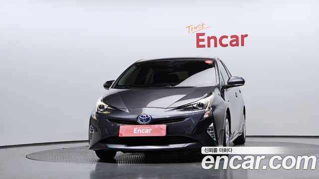 Toyota Prius 1.8 E — пробег 127 858 км — фото 3 из 5