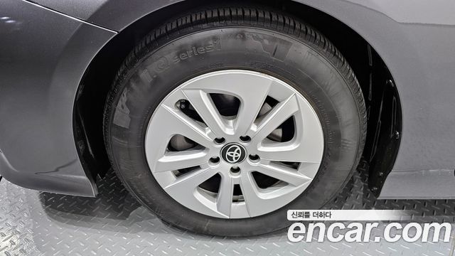 Toyota Prius 1.8 E — пробег 127 858 км — фото 5 из 5