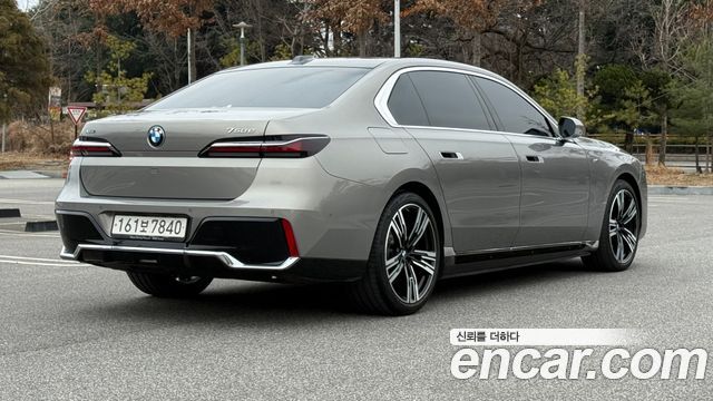 BMW 7-Series 750e xDrive M Sport — пробег 14 330 км — фото 2 из 5