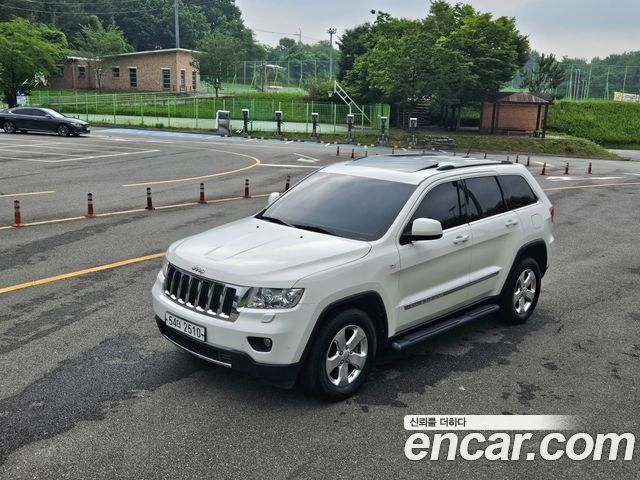 Jeep Cherokee 3.0 Diesel Laredo WK2 — пробег 111 299 км — фото 1 из 5