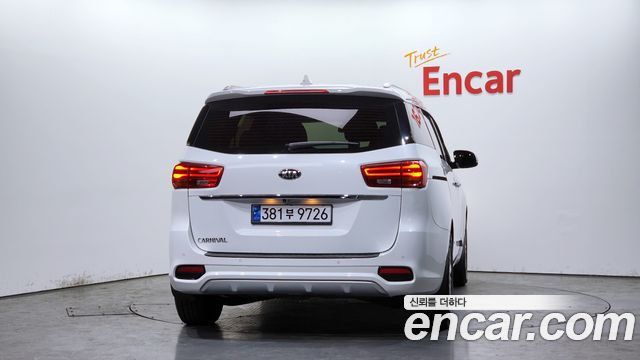 Kia Carnival из Кореи Encar